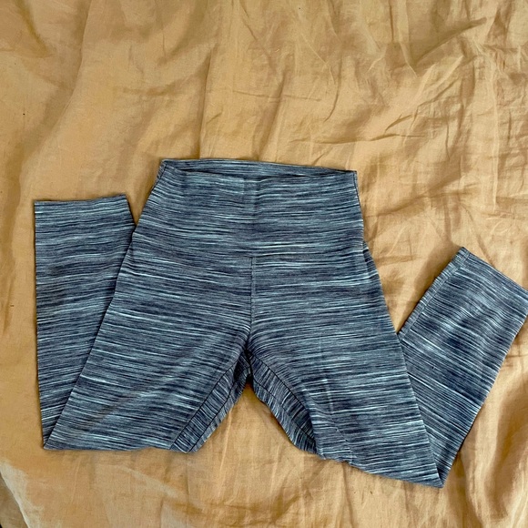 Lululemon Align Crop- Space Dye; size 6 - Picture 7 of 7